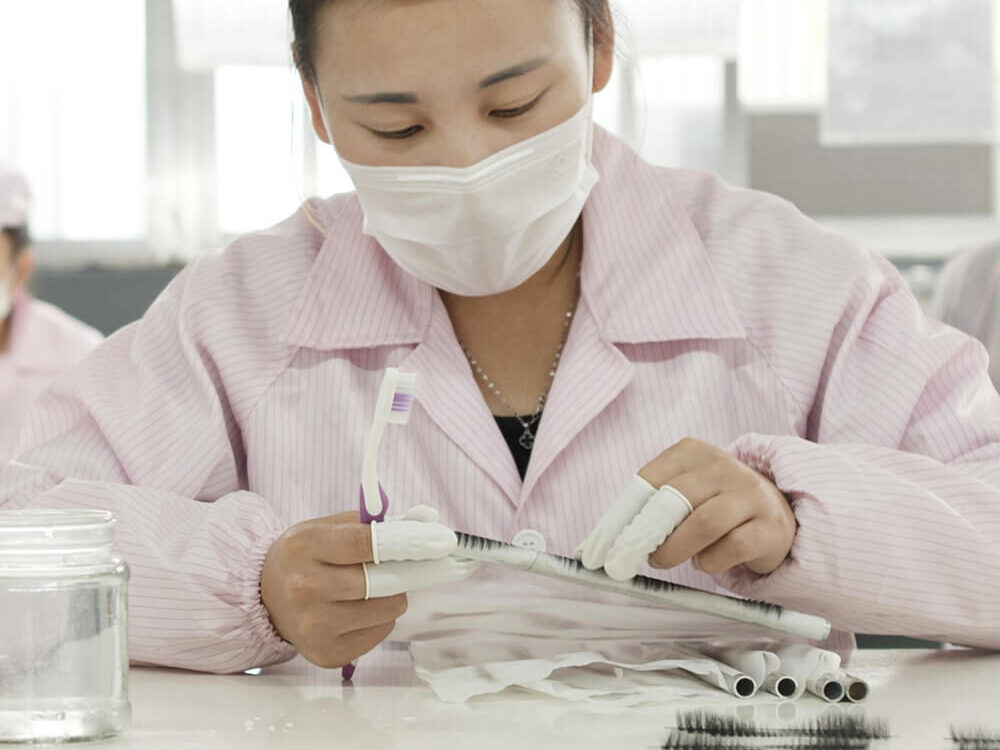 false lashes manufacturer